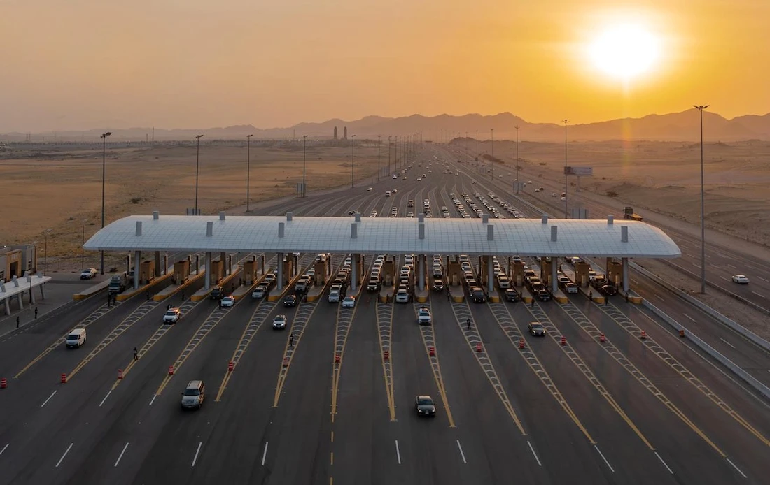 The ministry called for the confiscation of vehicles used in unauthorized transport and for fines of up to SR20,000 for those attempting Hajj without a permit. (SPA)