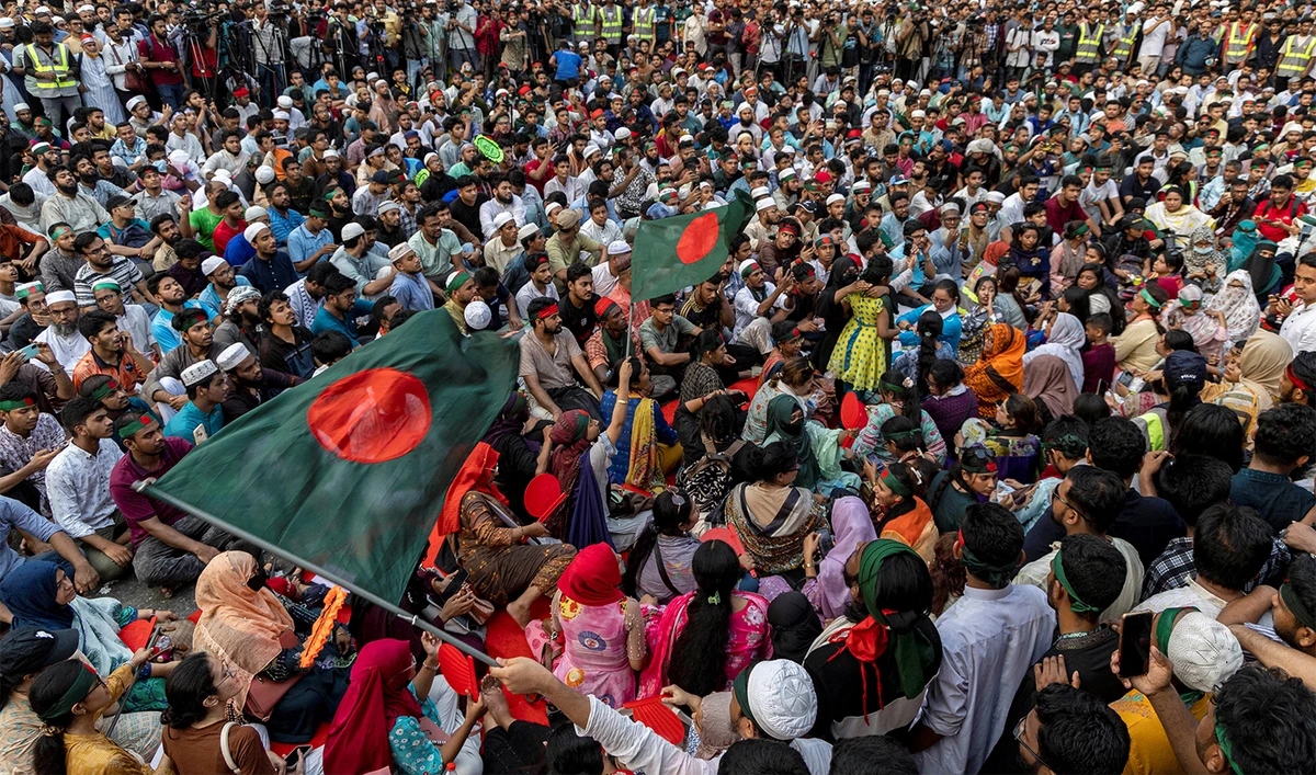 Protesters block Shahbagh Square demanding the ban of the Bangladesh Awami League, the former ruling party, in Dhaka, Bangladesh, on May 10, 2025. (REUTERS)