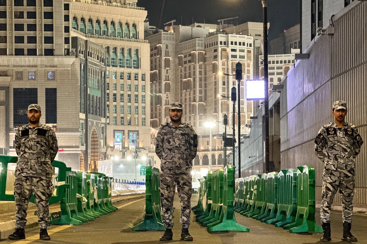 Security patrols in Makkah arrested two Indonesian residents for fraud after they posted deceptive social media ads for fake Hajj campaigns. (@makkahregion)