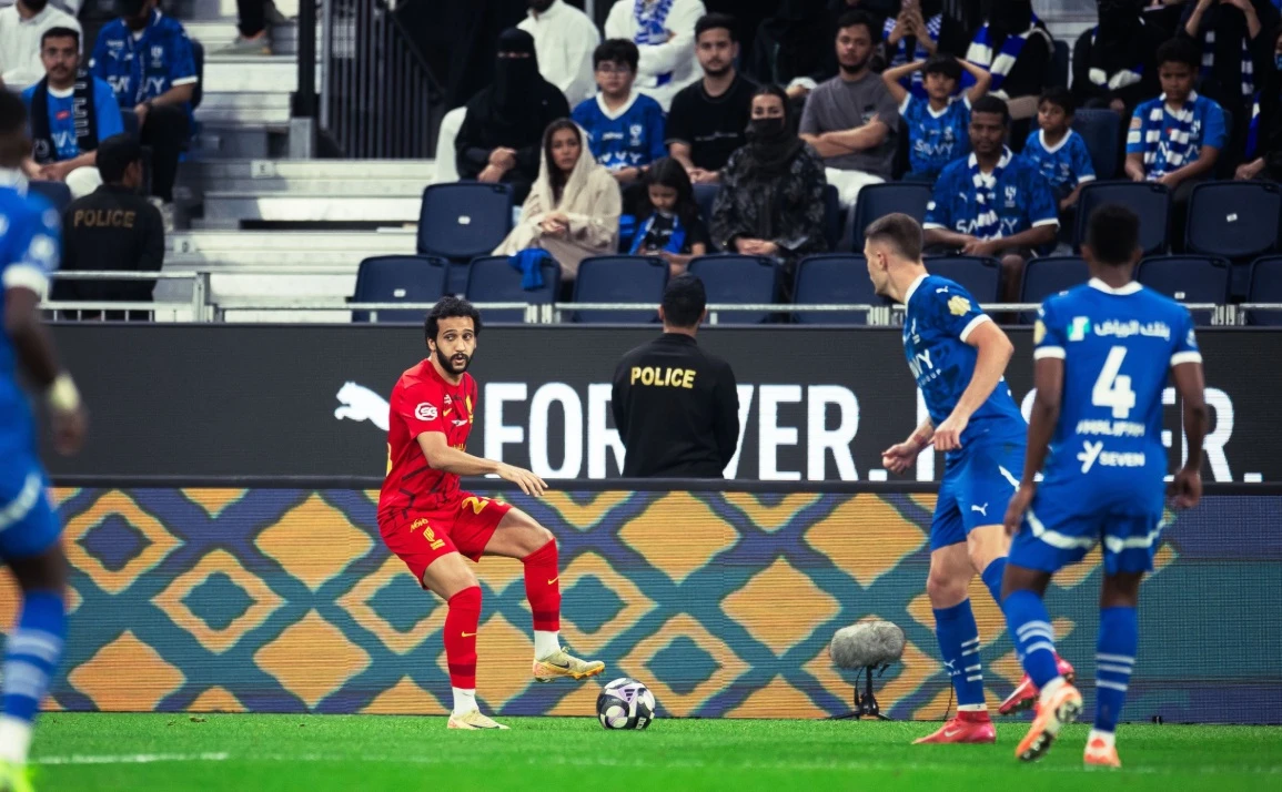 Spanish coach Michel Gonzalez put his Al-Qadsiah team through a light training session on Tuesday as they prepare for Friday’s King Cup final showdown against Al-Ittihad. (X/@AlQadsiahEN)