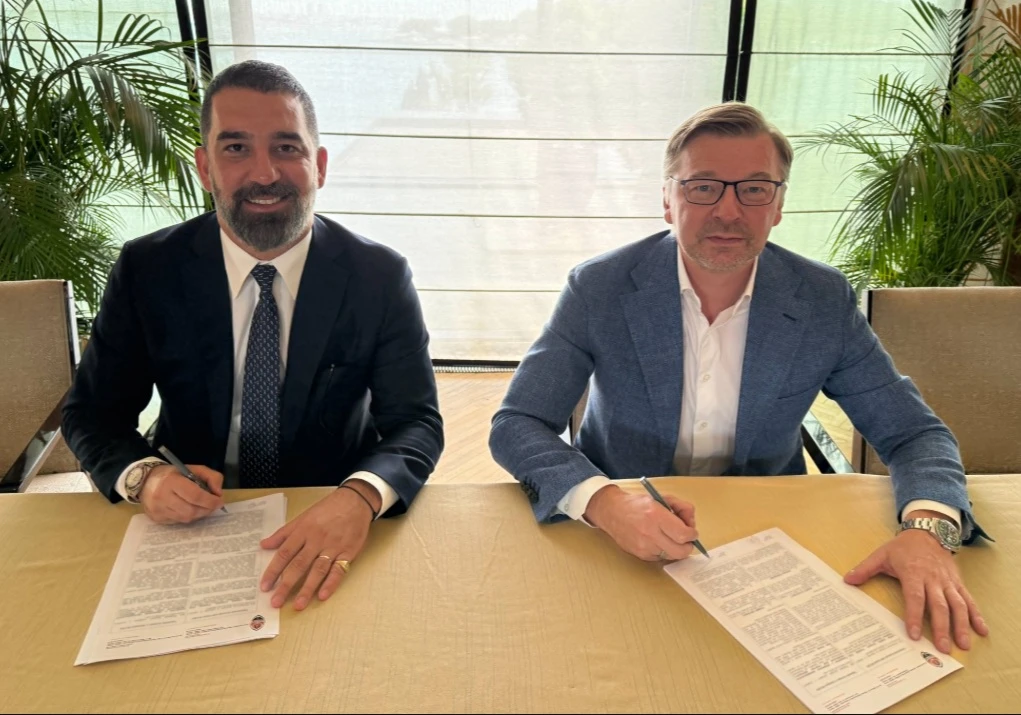 Ukrainian club Shakhtar Donetsk have announced former Turkey midfielder Arda Turan as their new head coach, replacing Marino Pusic. (X/@FCShakhtar_eng)
