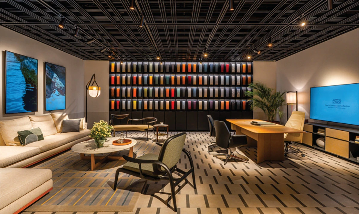 Located on the first floor of Centria Mall, the new 320-square-meter store offers curated lifestyle settings and a dedicated material library.