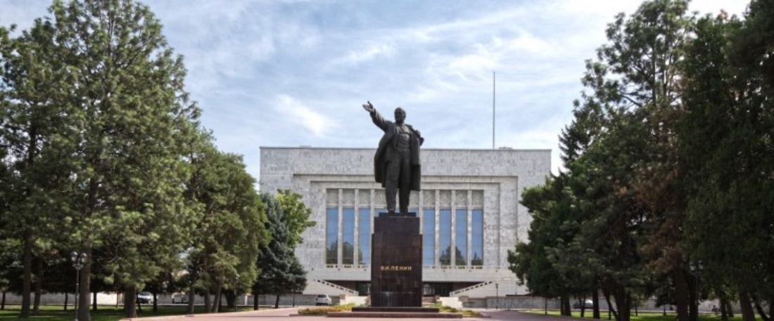 A statue of Vladimir Lenin in the centre of Bishkek, Kyrgyzstan. (AFP)