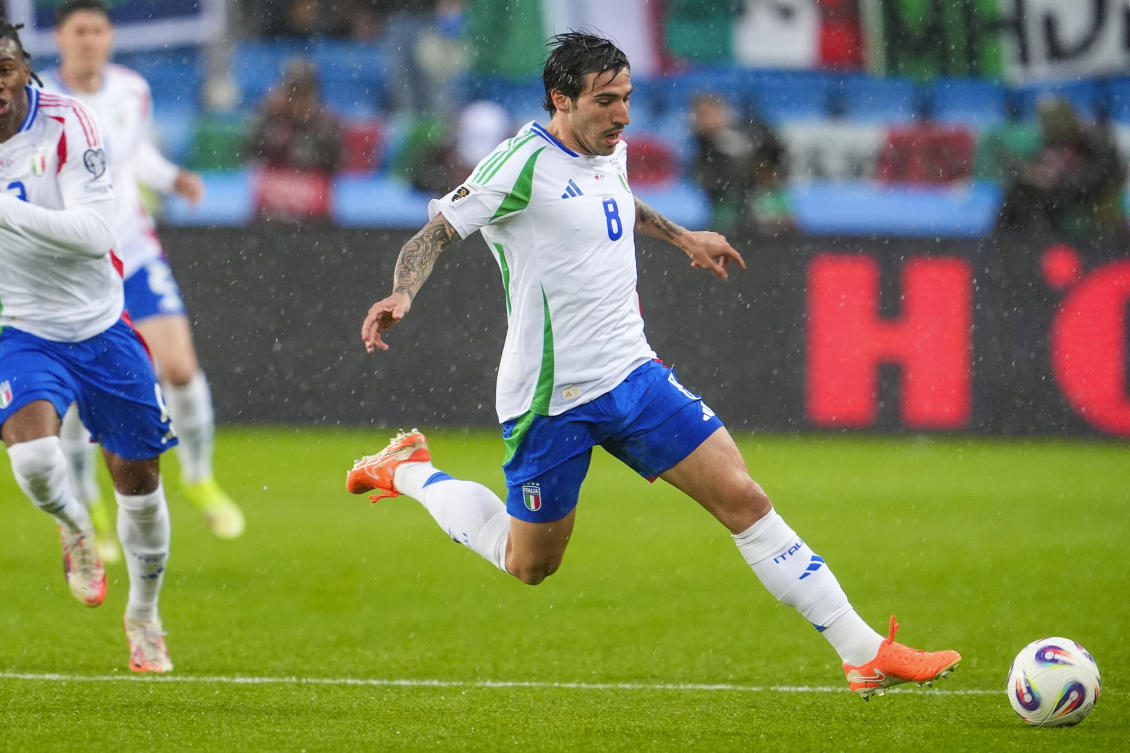 Italy’s Sandro Tonali controls the ball during a World Cup qualifying soccer match against Norway, Friday, Jun. 6, 2025, in Oslo, Norway. (AP)