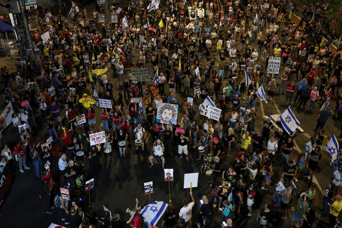 Demonstrators take part in a protest demanding the release of all Israeli hostages kidnapped during the October 7, 2023 attack on Israel by Hamas, and against Israeli government and its Prime Minister Benjamin Netanyahu, in Tel Aviv, Jun. 7, 2025. (Reuters/File)