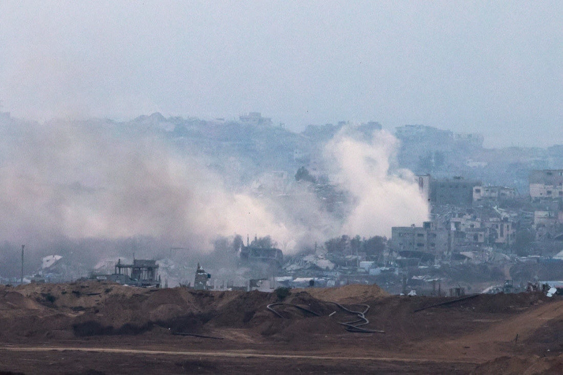 British surgeon says only people she saw in Gaza with guns were Israeli troops