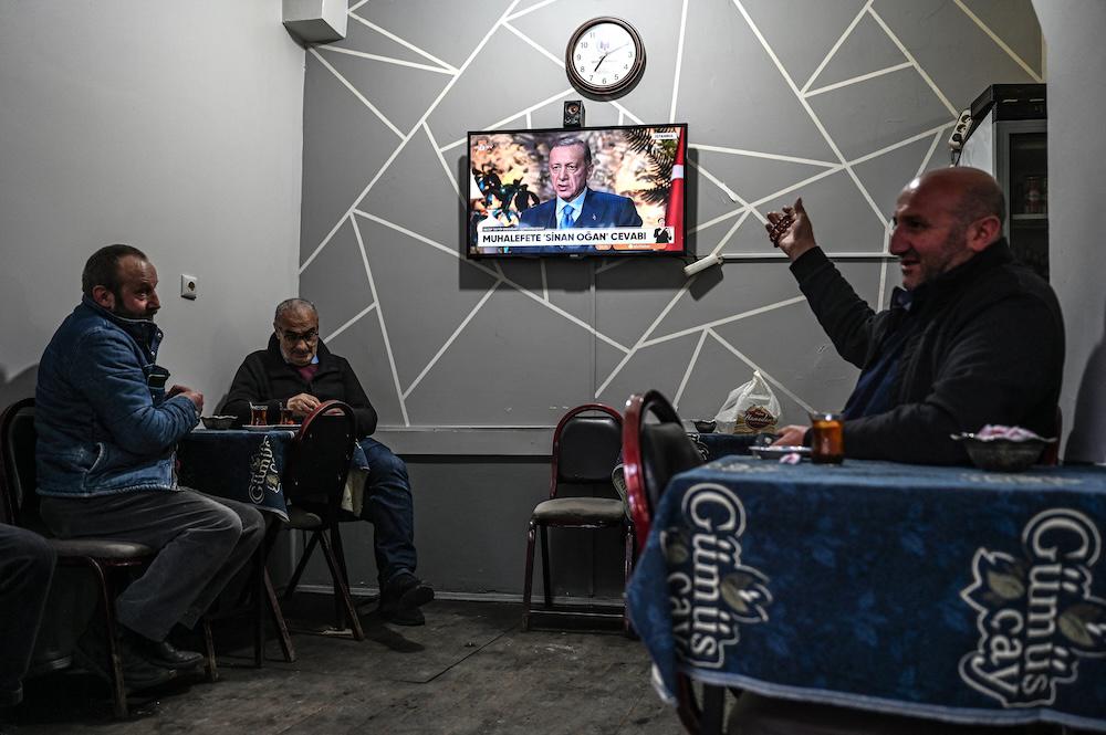 The arrest warrant for Cafer Mahiroglu, owner of Halk TV, was issued as part of an investigation into an alleged criminal organization suspected of rigging public tenders by bribing public officials. (AFP file photo)
