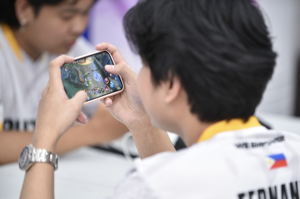 Philippine gamers play during a meeting in Manila, Jan. 23, 2025. (Philippine Esports Organization)