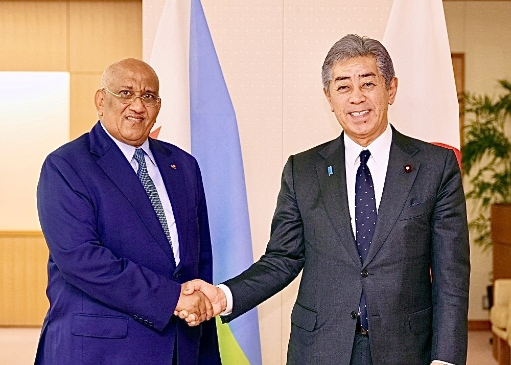 Japanese foreign minister Takeshi Iwaya met with Dileita Mohamed Dileita, President of the National Assembly of the Republic of Djibouti. (MOFA)