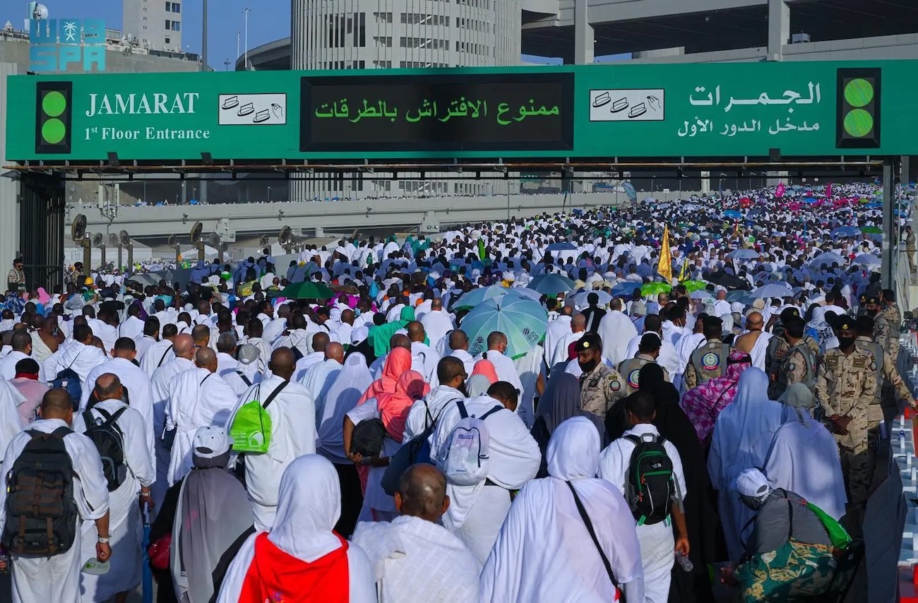 Crowds of pilgrims gather in Mina to perform Hajj rituals on June 7, 2025. (SPA)