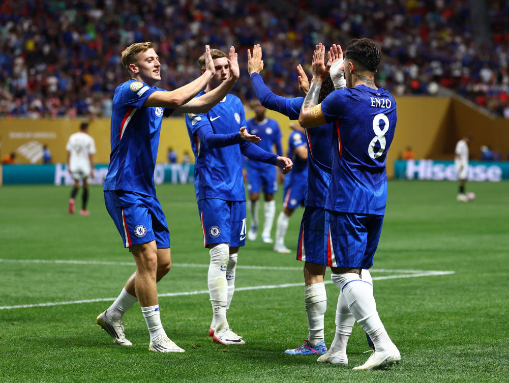 Chelsea’s Enzo Fernandez celebrates scoring their second goal with Liam Delap and Cole Palmer during their FIFA Club World Cup — Group D — match against Los Angeles FC — Mercedes-Benz Stadium, Atlanta, Georgia, Jun. 16, 2025. (Reuters)