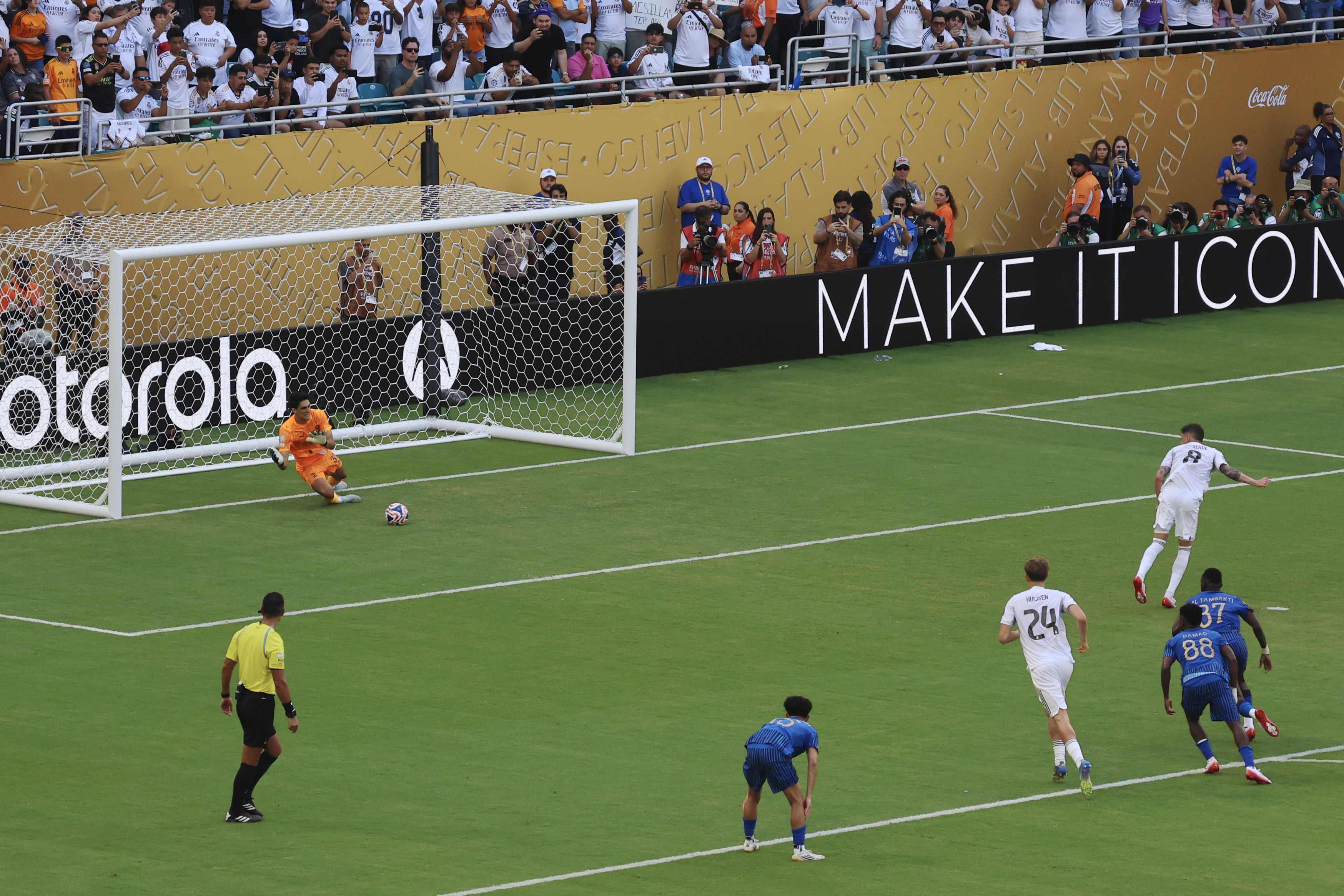 Yassine Bounou's stoppage time penalty save from Federico Valverde secured a 1-1 draw for Al-Hilal against Real Madrid. (X/@Alhilal_EN)