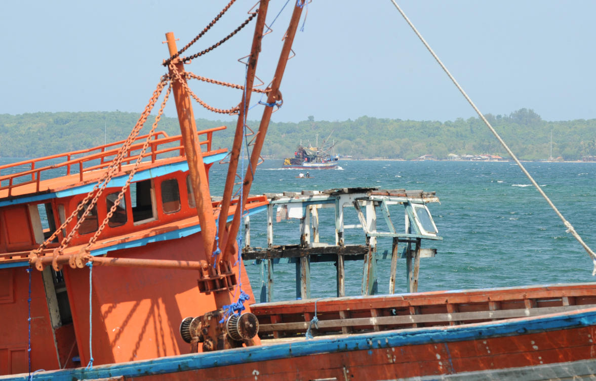 A pair of naval gunboats intercepted a fishing vessel carrying 1.5 tonnes of methamphetamine hydrochloride off the coast of main island Luzon just before dawn. (AFP file photo)