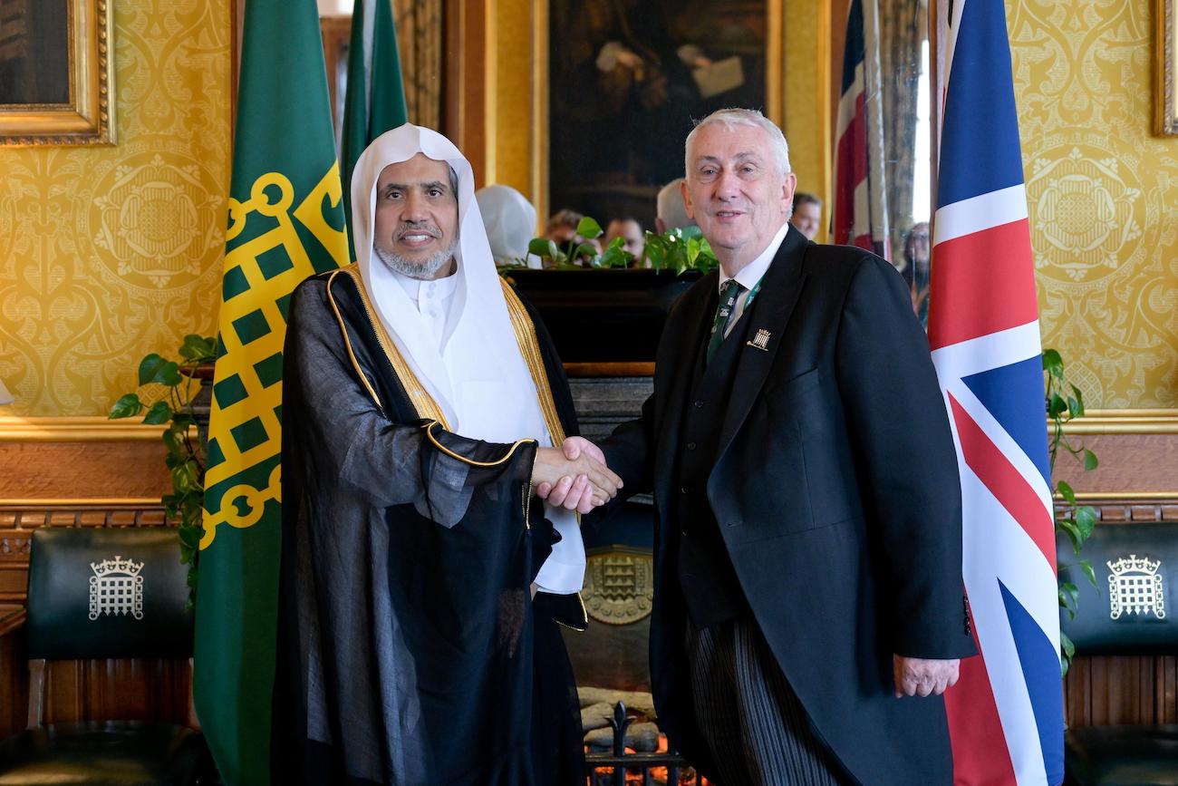 MWL Secretary-General Dr. Mohammed bin Abdulkarim Al-Issa meets with UK House of Commons Speaker Sir Lindsay Hoyle in London. (Supplied)