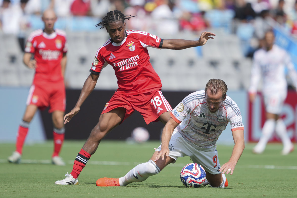 Bayern Munich's Harry Kane and Benfica's Leandro Barreiro go after the ball during the Club World Cup Group C soccer match between Benfica and Bayern Munich in Charlotte, N.C., Tuesday, June 24, 2025. (AP)