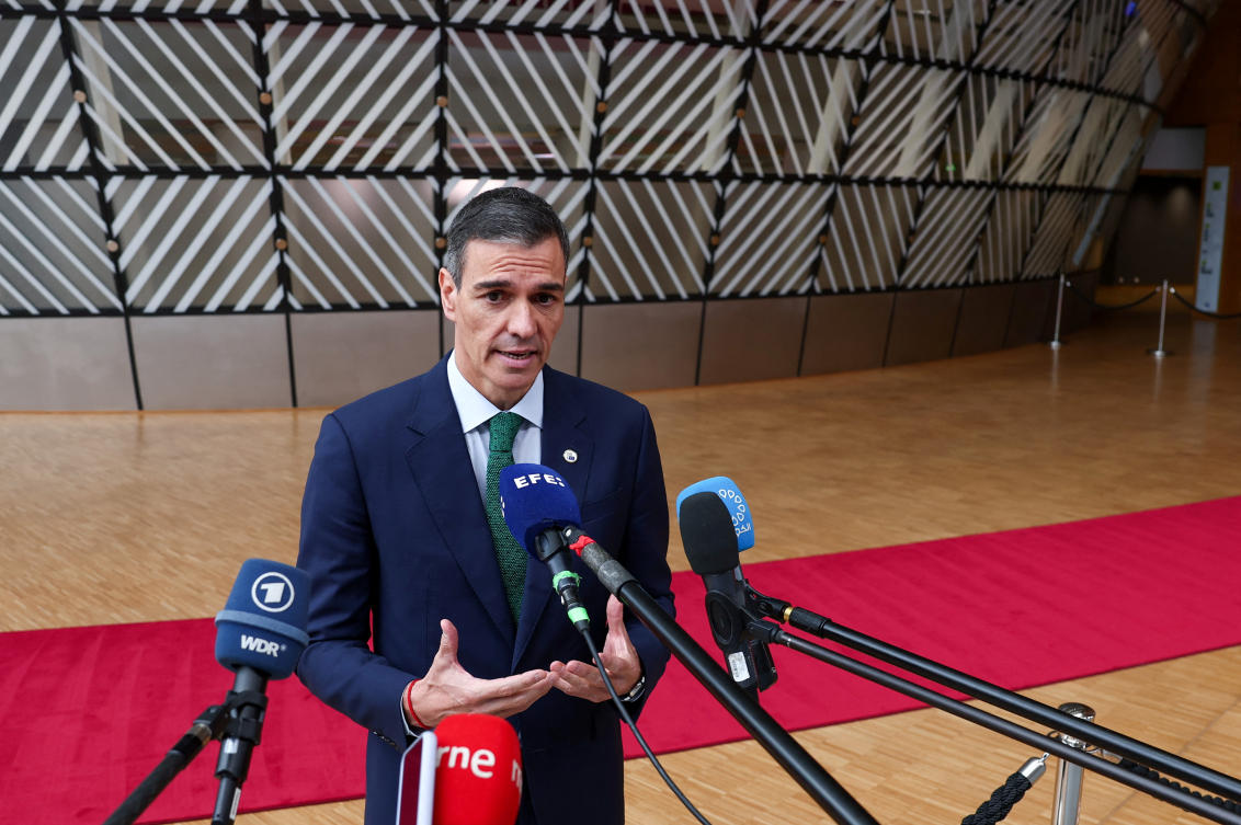 Spanish Prime Minister Pedro Sanchez speaks to the media as he arrives to attend the European Union leaders summit in Brussels, Belgium June 26, 2025. (REUTERS)