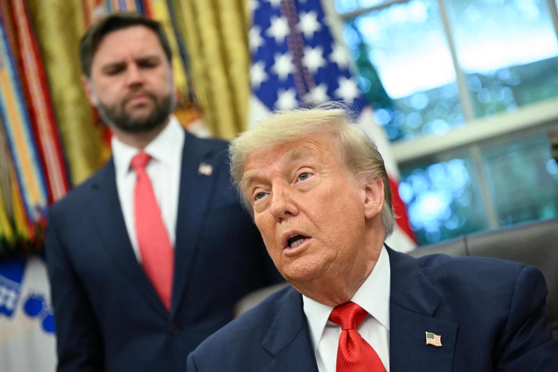 American President Donald Trump and Vice President JD Vance in the Oval Office of The White House in Washington, US. (AFP)