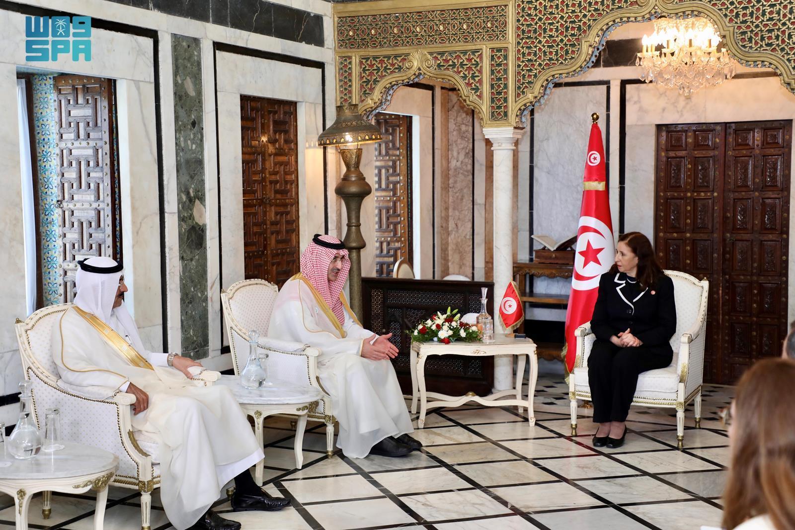 Saudi Fund for Development CEO Sultan Al-Marshad meets Tunisian Prime Minister Sarra Zaafrani Zenzri in Tunis. (SPA)