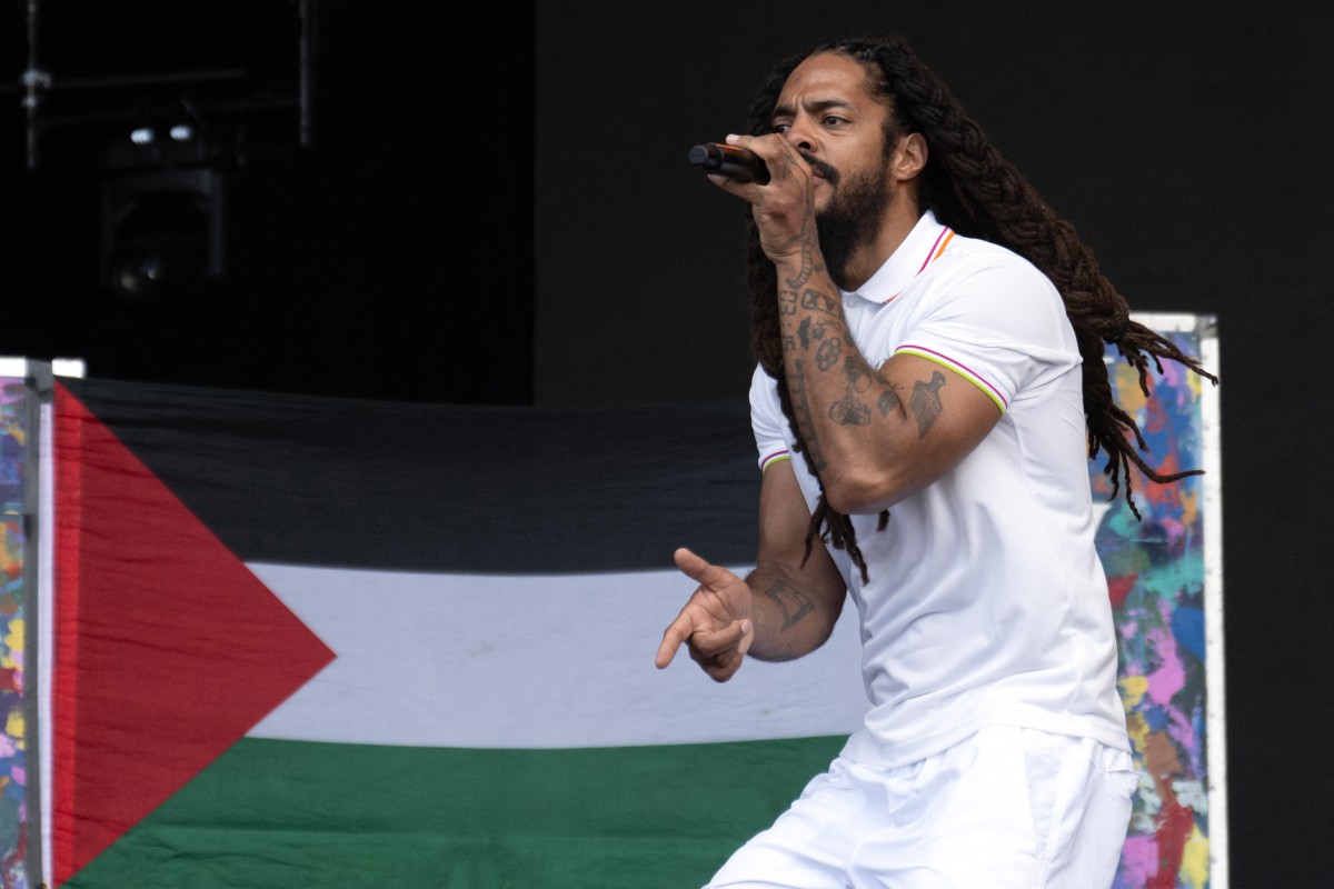 BBC apologises for broadcasting death chants at Glastonbury directed at Israeli forces