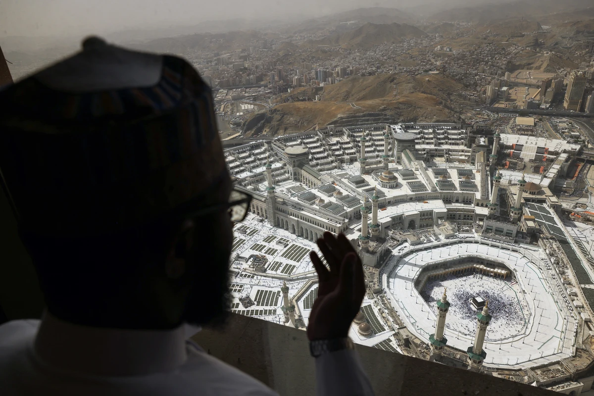 A Muslim pilgrim prays overlooking the Kaaba at the Grand Mosque complex in the holy city of Makkah before the annual Hajj pilgrimage, June 2, 2025. (AFP)