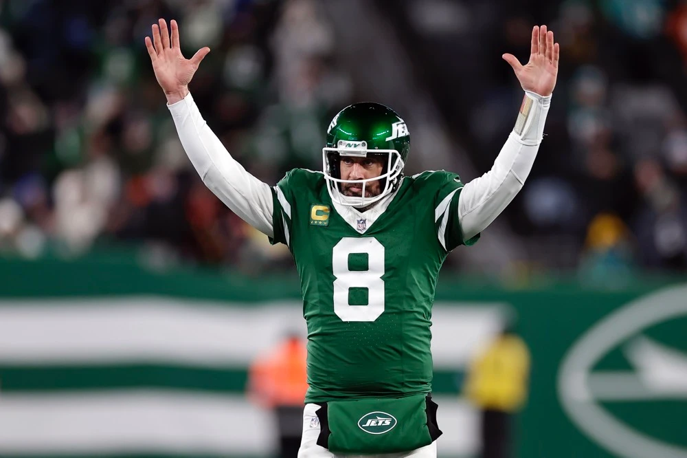 The Steelers and Rodgers had been circling each other for months. (AP)