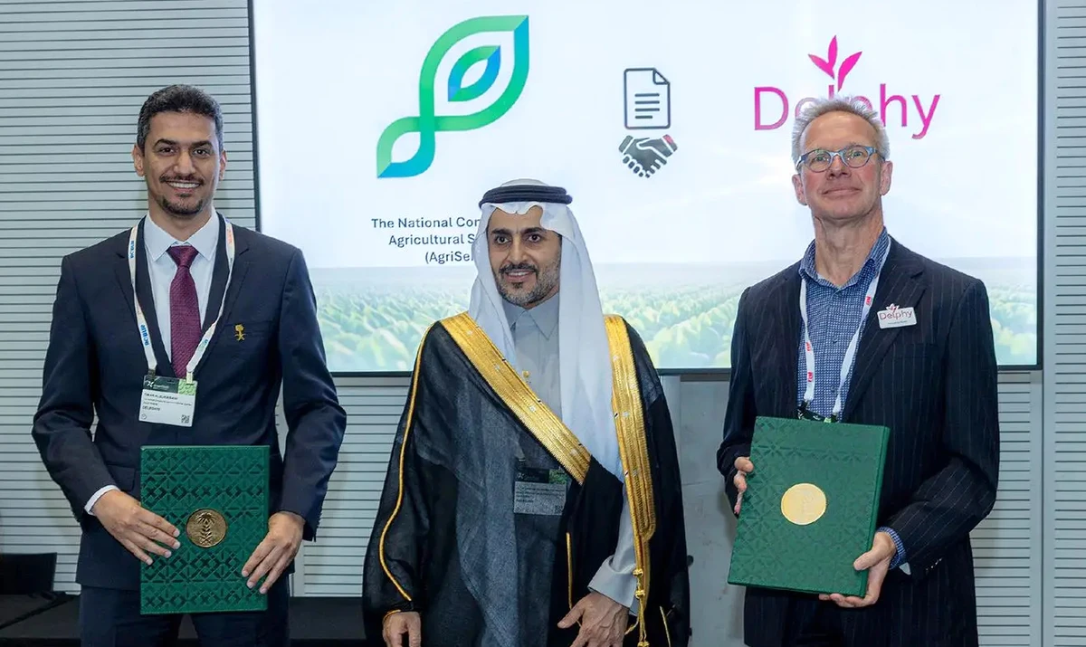 Saudi Arabia’s National Co. for Agricultural Services, known as AgriServ, and the Netherlands’ Delphy signed a cooperation agreement during the recent GreenTech exhibition in Amsterdam. (SPA)
