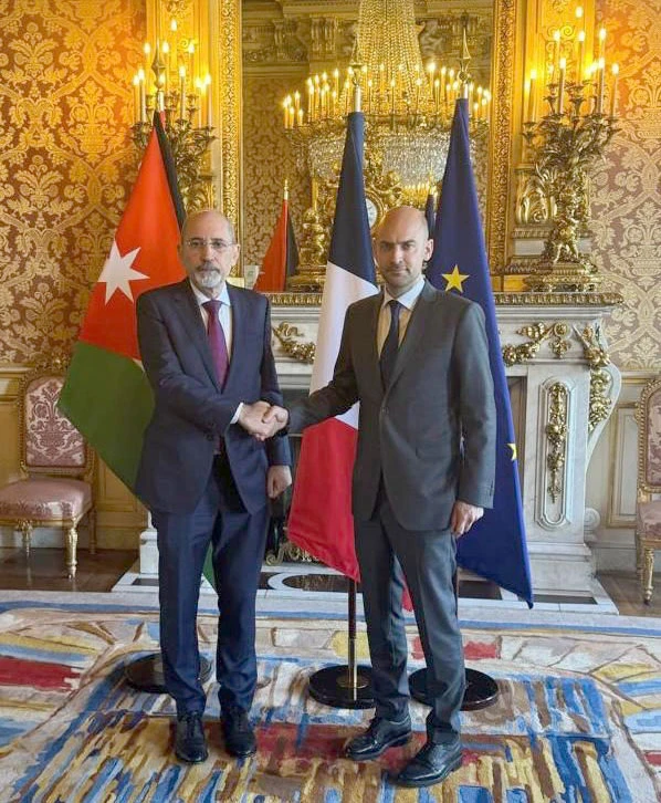 In Paris, Safadi met with French Minister of Europe and Foreign Affairs Jean-Noel Barrot, with the two ministers stressing the urgent need to de-escalate tensions between Israel and Iran. (Petra)