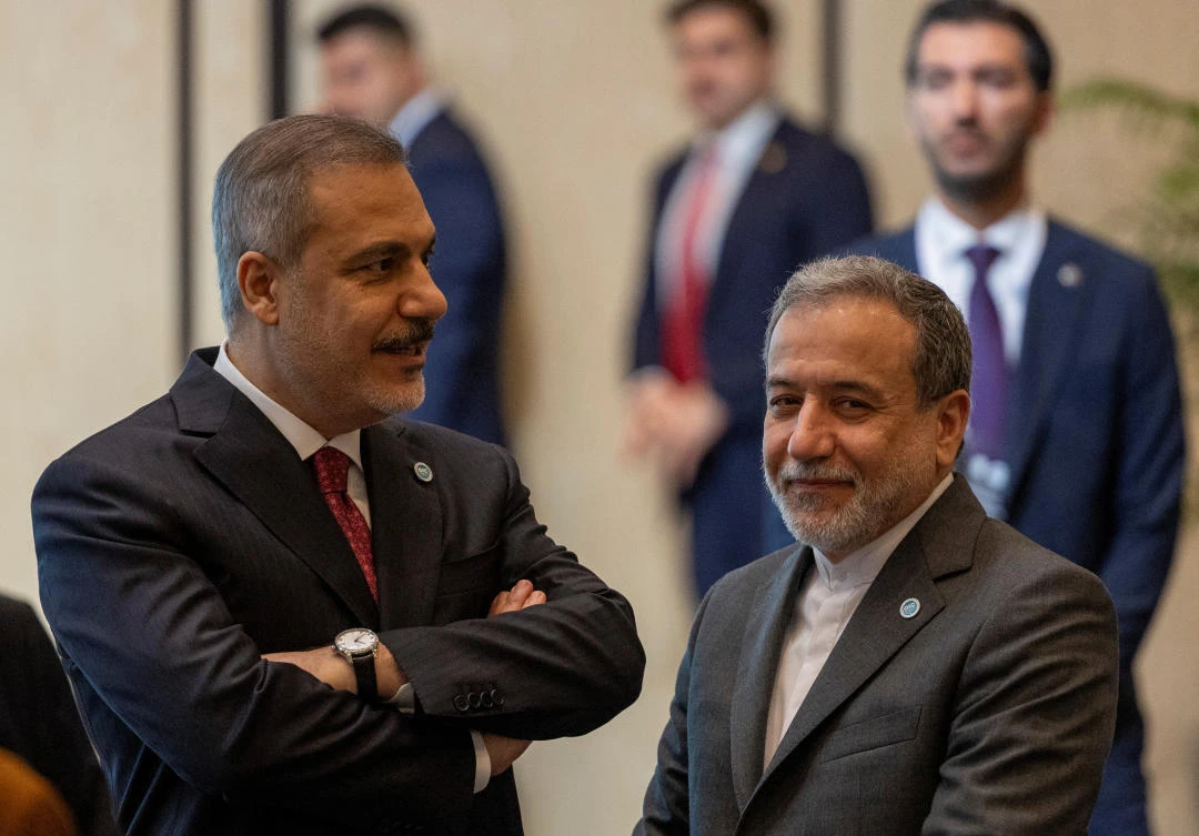 Iranian Foreign Minister Abbas Araghchi talks with Turkish Foreign Minister Hakan Fidan during the 51st Session of the Council of Foreign Ministers of the Organization of Islamic Cooperation (OIC) in Istanbul, Jun. 21, 2025. (Reuters)