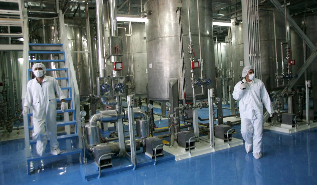 Iranian technicians work at the Isfahan Uranium Conversion Facilities (UCF), 420 kms south of Tehran, on August 8, 2005. (AFP file photo)