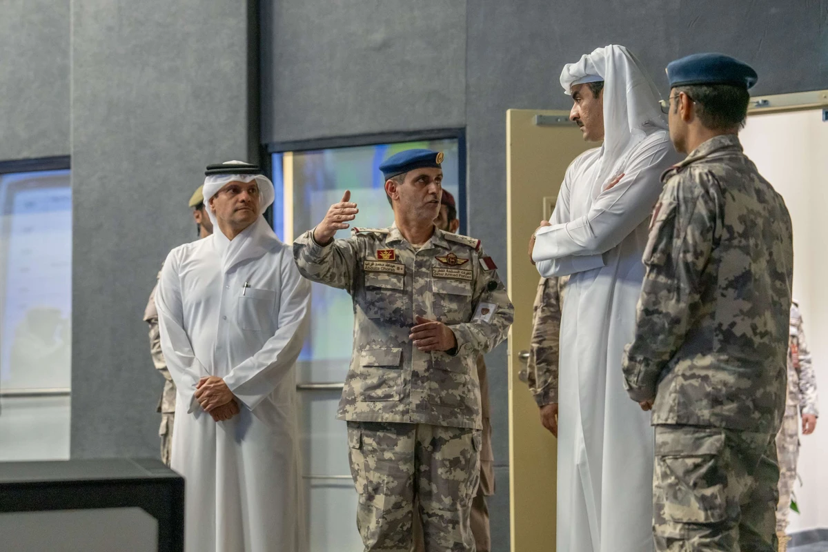 Qatari Emir Sheikh Tamim bin Hamad Al-Thani visited the armed forces' Joint Operations Command. (QNA)