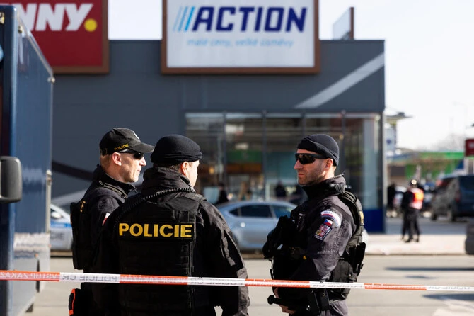 Czech authorities detain 5 teens over online radicalization by Daesh and charge 2 with terror plot