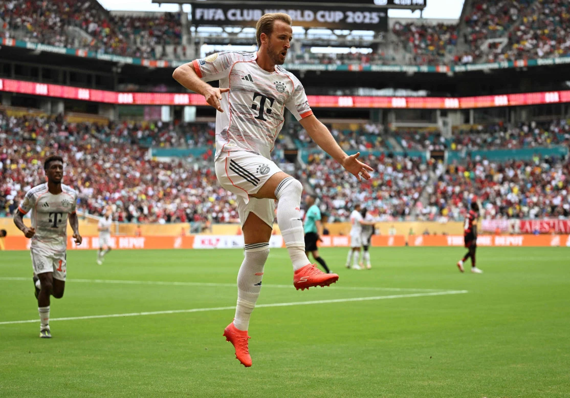 Bayern Munich's English forward #09 Harry Kane celebrates after scoring his team's second goal during the FIFA Club World Cup 2025 round of 16 football match between Brazil's Flamengo and Germany's Bayern Munich at the Hard Rock Stadium in Miami on June 29, 2025. (AFP)
