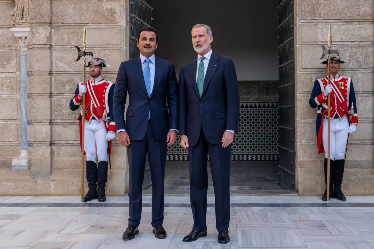 Qatari emir, Sheikh Tamim bin Hamad Al-Thani, and King Felipe VI of Spain in Seville. (QNA)