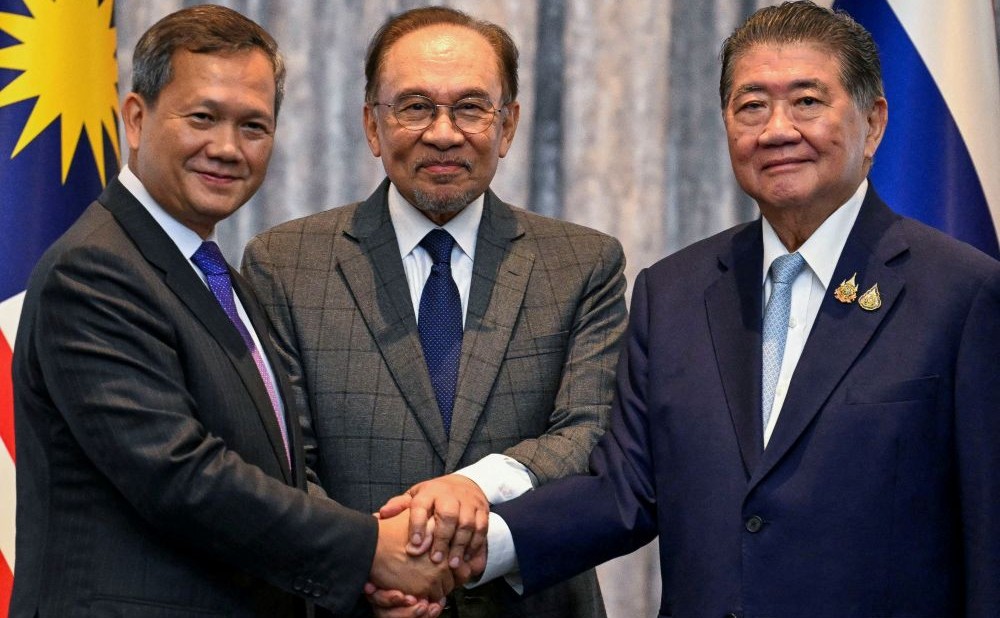 Cambodia PM Hun Manet, Anwar Ibrahim and Thai PM Phumtham Wechayachai meet in Putrajaya, Malaysia, July 28, 2025. (Reuters)