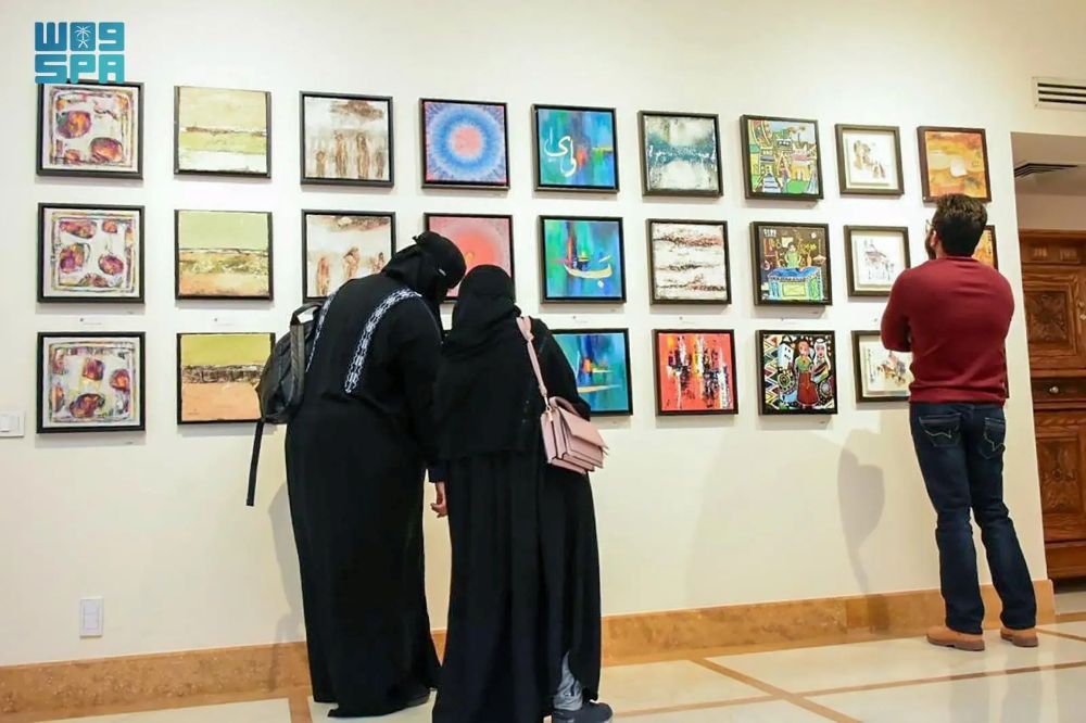 More than 700 works have been submitted for the Saudi Arabian Society for Culture and Arts’ annual showcase. (SPA)