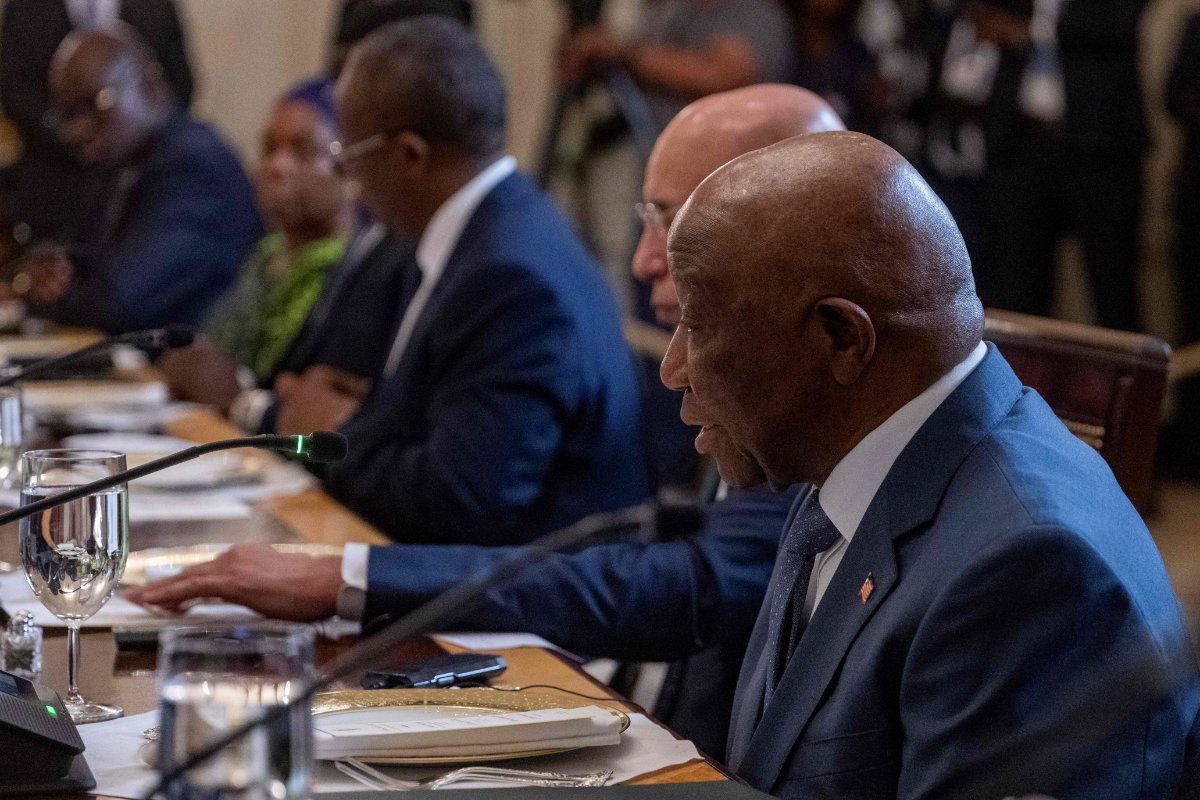 Trump praises Liberian leader on English — his native tongue