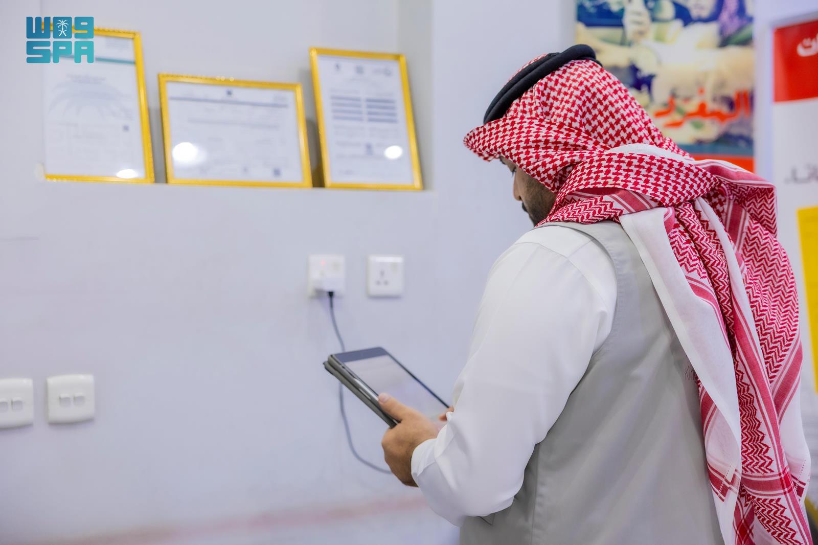 Inspection teams from the Ministry of Tourism visited travel and tourism offices in Riyadh as part of the “Our Guests Are a Priority” campaign. (SPA)