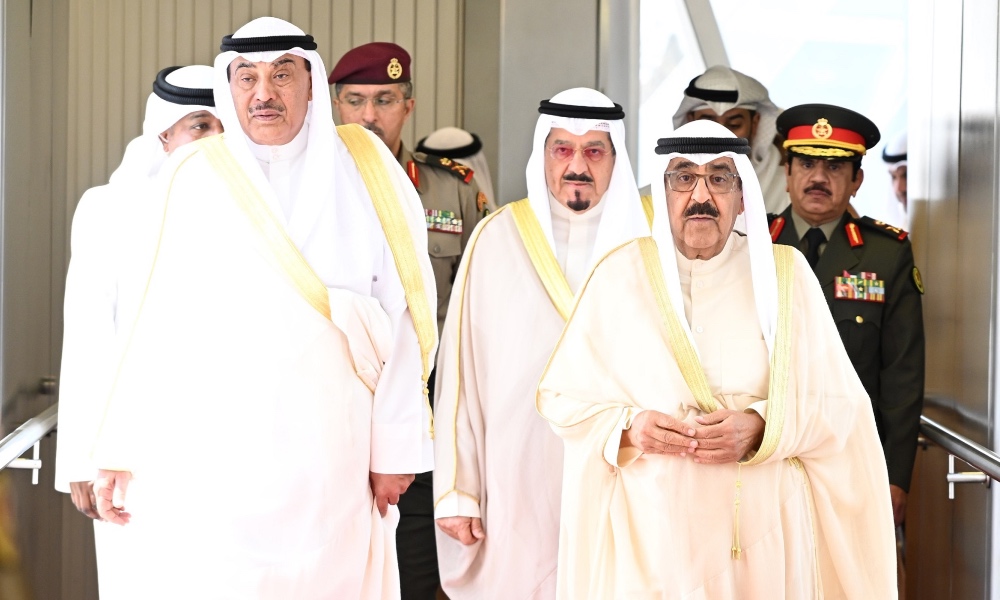 Kuwaiti Emir Sheikh Meshal Al-Ahmad Al-Jaber Al-Sabah departs for France on an official visit. (KUNA)