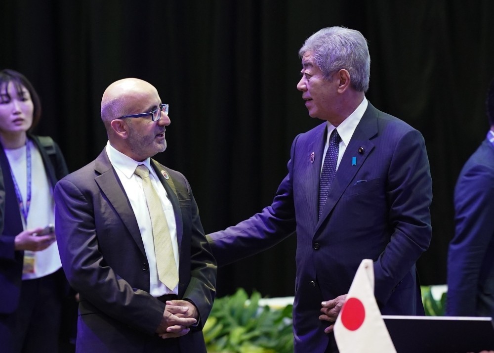 Japanese Foreign Minister IWAYA Takeshi met with Estephan Anton Salameh, Minister of Planning and International Cooperation of Palestine, at CEAPAD IV. (MOFA)