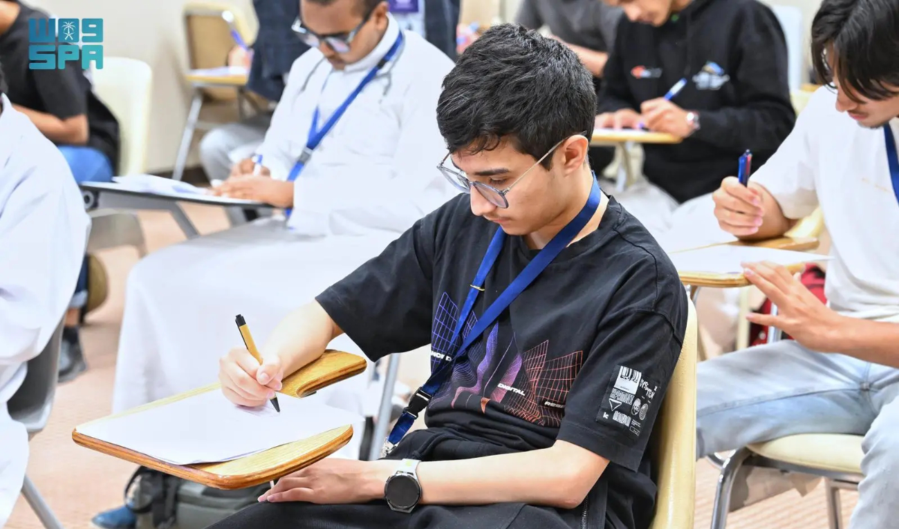 The scheme aims to align education and training programs with labor market needs through several projects, including the Waad training initiative. (SPA/File)