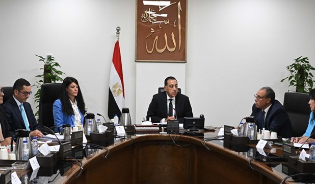 Mostafa Madbouly in a meeting with his Cabinet. State Information Service