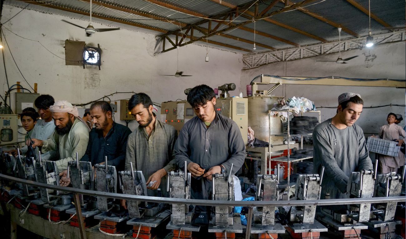 Afghanistan to send 700 workers to Qatar in first labor deal under Taliban