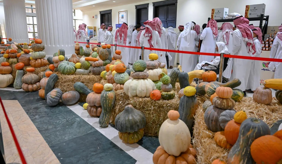 The exhibition will run for three days, displaying a wide array of seasonal agricultural crops for which Al-Qassim region is renowned. (SPA)