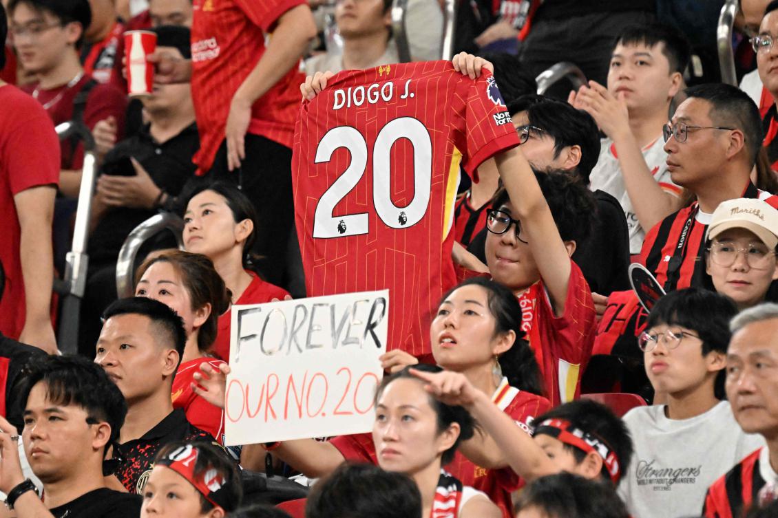 Liverpool fans, Dalglish pay tribute to Jota in Hong Kong