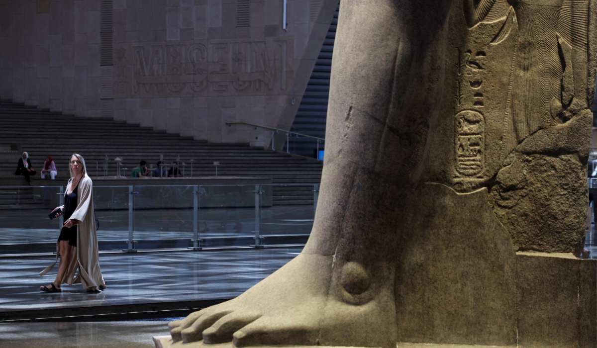 UK museum finds 4,000-year-old handprint on Egypt tomb