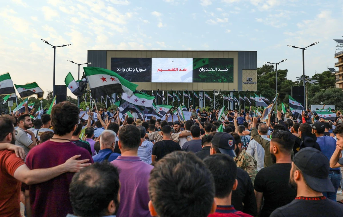 Massive demonstrations in Aleppo in rejection of foreign intervention in Syria’s internal affairs