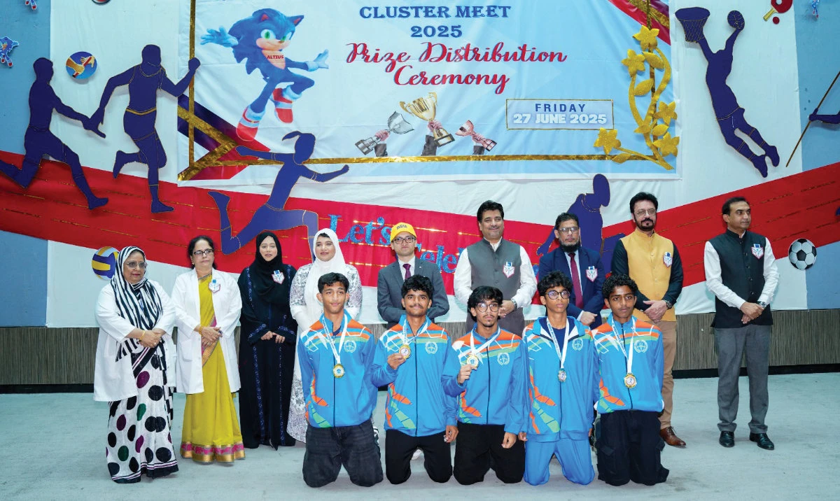 Fahad Ahmed Khan Suri, consul general of India, with members of the managing committee, school staff and students.