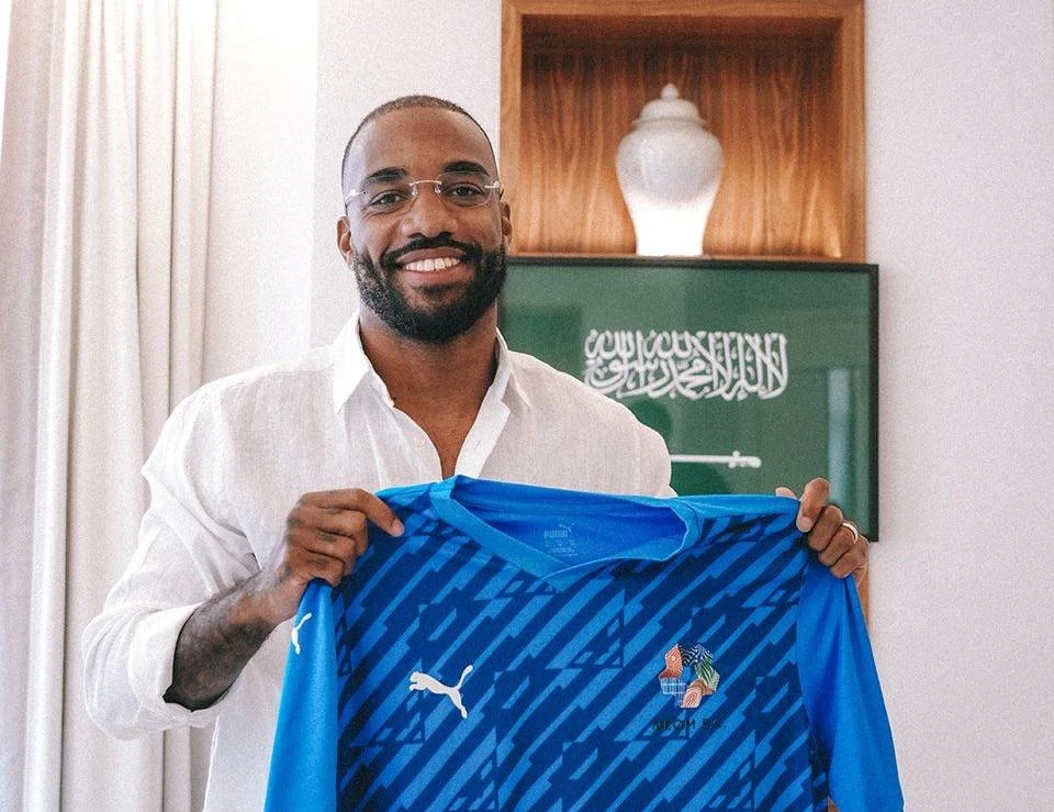 Alexandre Lacazette joins Neom from Lyon. (X/@NEOMSportsClub)