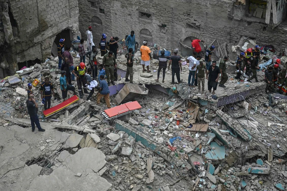 27 dead in Pakistan building collapse