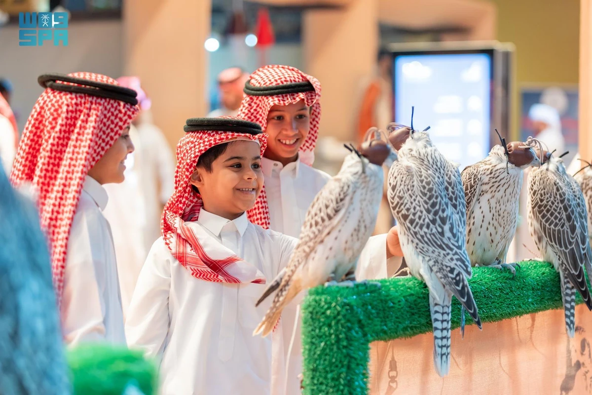 Riyadh to host global falcon auction in August